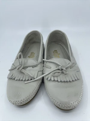$24.90 • Buy Minnetonka Kilty Mocs 7 GREY Leather Slip On Shoes Women's