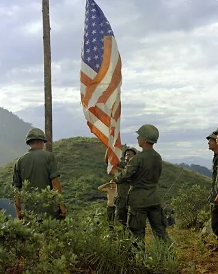 U.S. Soldiers Raise The American Flag On Ranger Hill 8x10 Vietnam War Photo 672 • $7.43