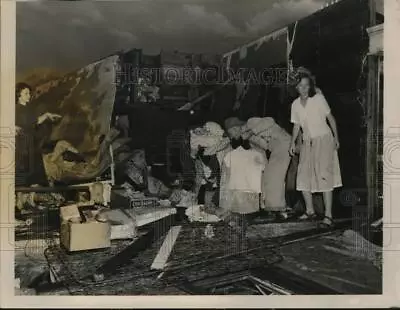 1948 Press Photo Family Cleaning Up At Tornado Damaged Home In McKinney Texas • $20.88