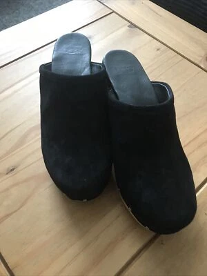 £30 • Buy Ugg Clogs