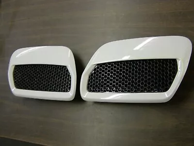 New Take-off OEM Ford 2018 2019 Mustang Hood Heat Extractors Oxford White Nos • $69