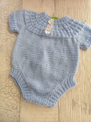 £8.99 • Buy Hand Knit Baby Romper  0/3 Months