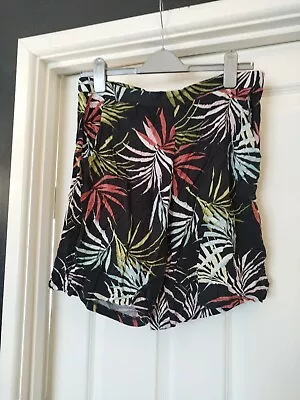 Bon Marche Ladies Multicoloured Patterned Shorts. Size 14 • £3.40