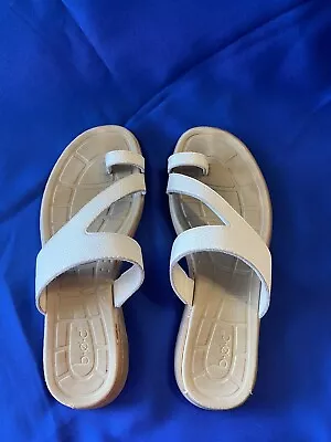 Born Women’s Slide Sandals Flat Slip On Toe Loop Cream Comfort Size 8 • $24.95