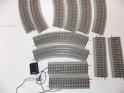 LIONEL Fastrack Oval Of 036  Track With Uncoupler Button And Power Track. • $44.99