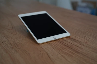 $195 • Buy IPad Mini 4 128GB Wifi (Gold)