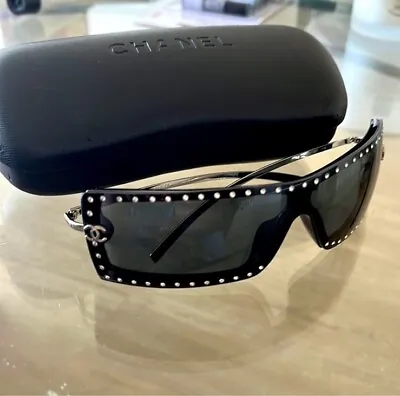 Chanel Sunglasses Diamantés • $450