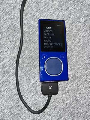 Microsoft Zune 8GB Radio Music Video MP3 Player  Needs New Battery. USB Tested • $34.99