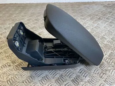 2016 Volvo V40 D2 Diesel (15-18) Hatchback 4/5dr Center Console Armrest 31366331 • $26.86