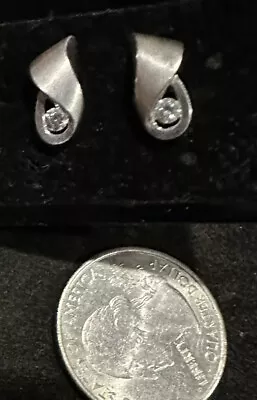 Elegant Earrings 925 Sterling Silver Studs Modern Cubic Zirconia Round • $4.99
