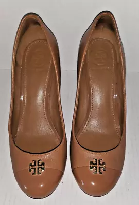 Tory Burch Stacked Wedge Heels Tan With Patent Cap Toe Gold Logo - Sz 6.5 • $65