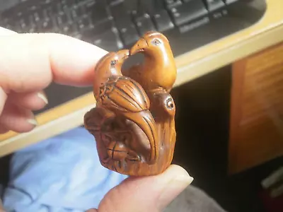 2b Hand Carved Wood Netsuke Of 2 Birds Touching Beaks Collectable Boxwood Figure • £24.99