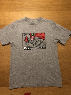 £5 • Buy Vans Women’s T-shirt Small