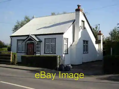 Photo 6x4 Tin House. Talgarth/SO1533 A Neat And Well Kept Corrugated Tin C2006 • £2