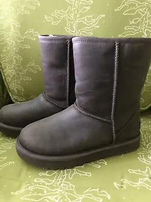 UGG Womens Classic Short Boots Sz 5 Leather Brownstone Brown  • $75