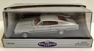 New Classic Metal Works - 1967 Dodge Charger With Display Case - Diecast 1/24 • $48