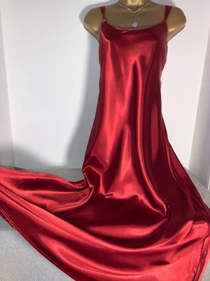 £5 • Buy Vtg Luna Carina Glossy Satin Ultra Negligee / Chemise Red Size M