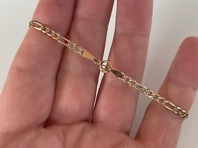 Lightweight 9CT Gold Figaro Bracelet - Weighs 2.4 Grammes • £99