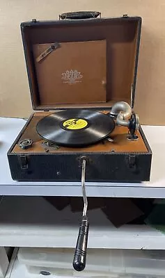 Antique Plaza Manufacturing  Pal Wind-Up Record Player Phonograph Winds Up Runs • $79