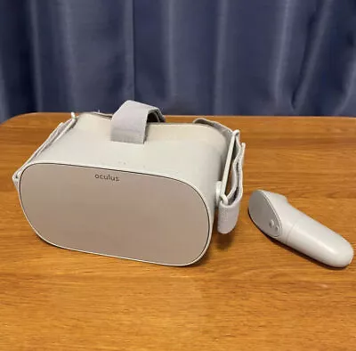 Oculus Go 32GB Standalone Virtual Reality Headset Main Unit And Controller Set • £131.95