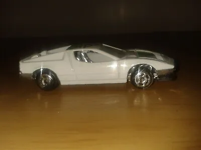 '2001'decal White Die Cast Car. China. Maserati Merak (C23) • $3.72