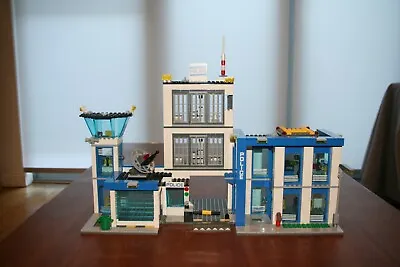 LEGO CITY Police Station 60047 – Pickup/post • $130