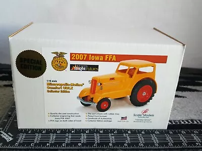 Ertl MM Comfort UDLX 1/16 Diecast  Farm Tractor Replica Collectable By Scale Mod • $280