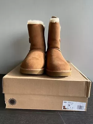 UGG Bailey Button II Women's Boots Chestnut Size 9 (1016226) • $109.99