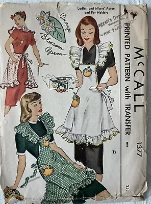 Vintage 1940’s McCall Pattern 1377 Ruffled FULL BIB APRON W/transfer & Potholder • $2