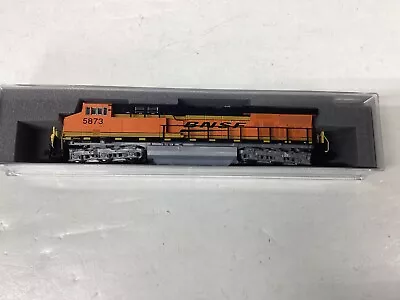 Kato #176-8930 N Scale  “BNSF   ES44AC Diesel Rd. #5873 • $118.95