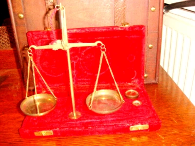 £7.99 • Buy Vintage Cased Brass Balance Scales