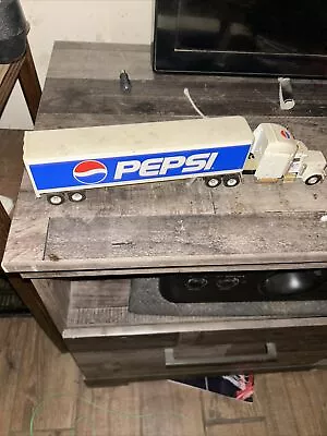 1/18 Pepsi Diecast Semi Truck Lot - EXCELLENT • $35