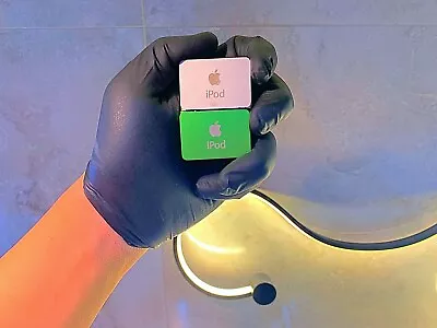 $59 • Buy ༺ༀ༂࿅࿆ 2x Apple IPod Shuffle A1204 2nd Gen Generation Silver Colour ࿅༂ༀ༻ #SY1