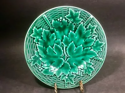 Green French Majolica Leaves And Berries Plate • $110