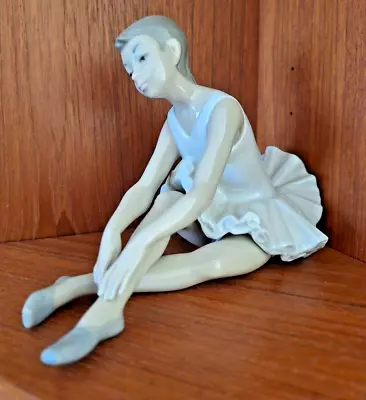 Nao By Lladro Figurine Ballerina Ballet Girl Sitting By Vinicnte Martinez • £20