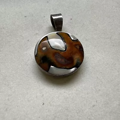 Mother Of Pearl Round 925 Sterling Silver Pendant Fire & Ice Store • $25