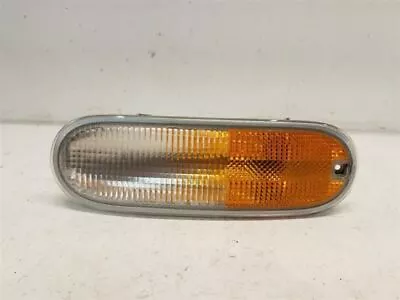 1998-02 Volkswagen Beetle Drivers Left Turn Signal - Clear/Amber/Bumper Mount • $40.49