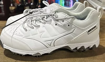 Mizuno Women's 9-Spike Swift 7 Softball Metal Cleats- White Size 11 New • $49.99