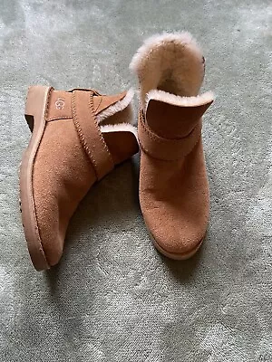 Womens Ugg Boots Size 5.5 • £10.50