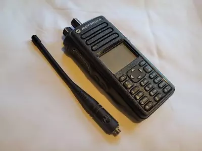 Motorola Xpr7550e Aah56rdn9ra1an Enabled Uhf Two-way Digital Radio Gps +antenna • $489.99