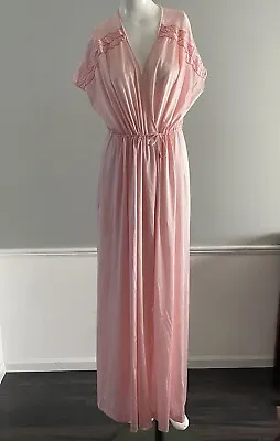 Vintage Silky Nylon Semi Sheer Pink  Peignoir Robe Embroidered Short Sleeve Sz L • $24.99