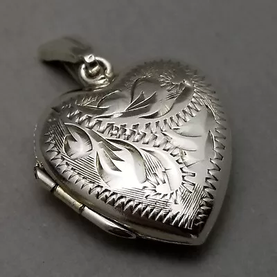 Vintage Solid Sterling Silver Heart Picture Photo Locket Pendant - 2.4g • $24.87