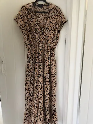 £15 • Buy Ax Paris Maxi Leopard Print Dress Size 12 .. With V Neck Very Feminine.