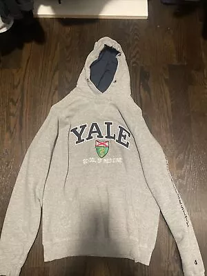 Vintage 90s Champion Yale University Medicine Men’s M Hoodie Sweatshirt • $37