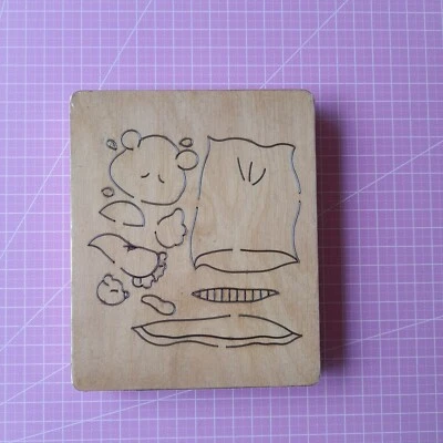£4 • Buy Wooden Die - Bed Bear New