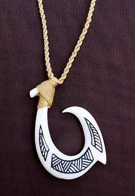 Hawaii Jewelry Tribal Fish Hook Bone Carved Maori Hei Matau New Zealand 35056-5 • $19.79