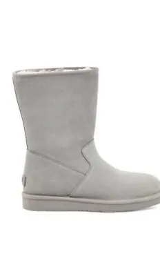 Women’s UGG Celvin Seal Gray Boots • $69.99