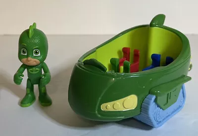 Green 3  Gecko Figure With 7  Vehicle • $10.99