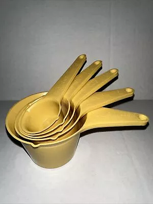 Set Of 5 Vintage Foley Measuring Cups Scoops Spout Harvest Gold Yellow  USA • $15