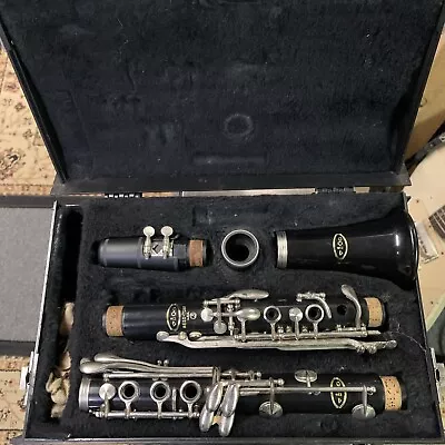 Vito Reso-Tone 3 Clarinet Woodwind Instrument With Hard Carrying Case • $30